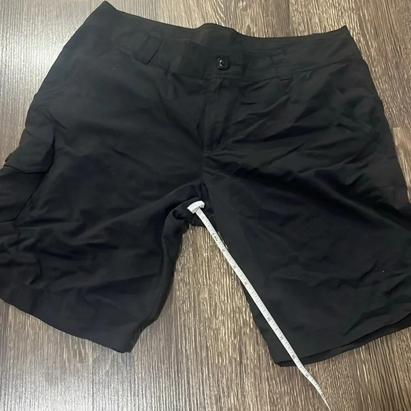 Columbia Sportswear Company woman’s size 10 shorts - Picture 6 of 9